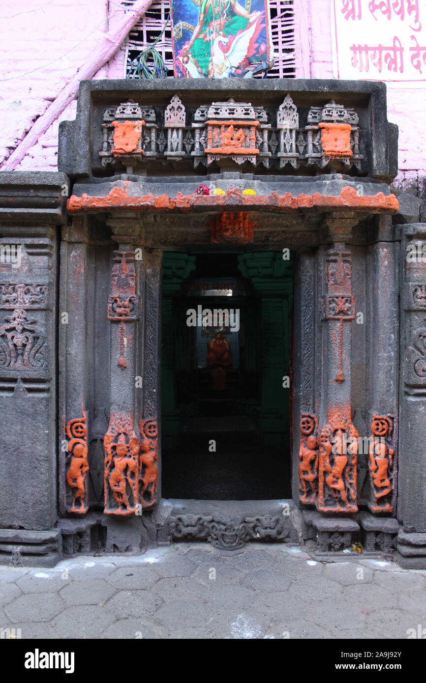 Shree Shyambhu Gayatri Devi tempio, porta d'ingresso, Tryambakeshwar, Nasik, India Foto Stock