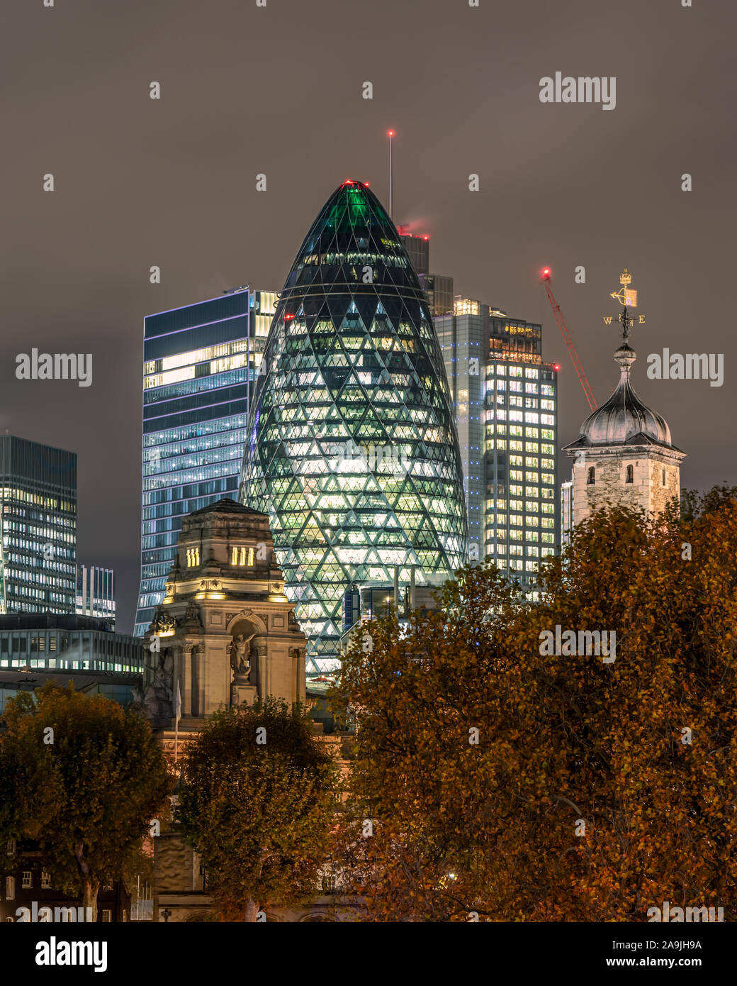 Notte cityscape circa London city quartiere degli affari Foto Stock