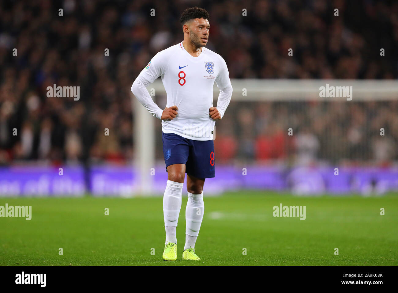 Alex Oxlade-Chamberlain di Inghilterra - Inghilterra v Montenegro, UEFA EURO 2020 Qualifier - Gruppo A, lo Stadio di Wembley, London, Regno Unito - 14 Novembre 2019 solo uso editoriale Foto Stock