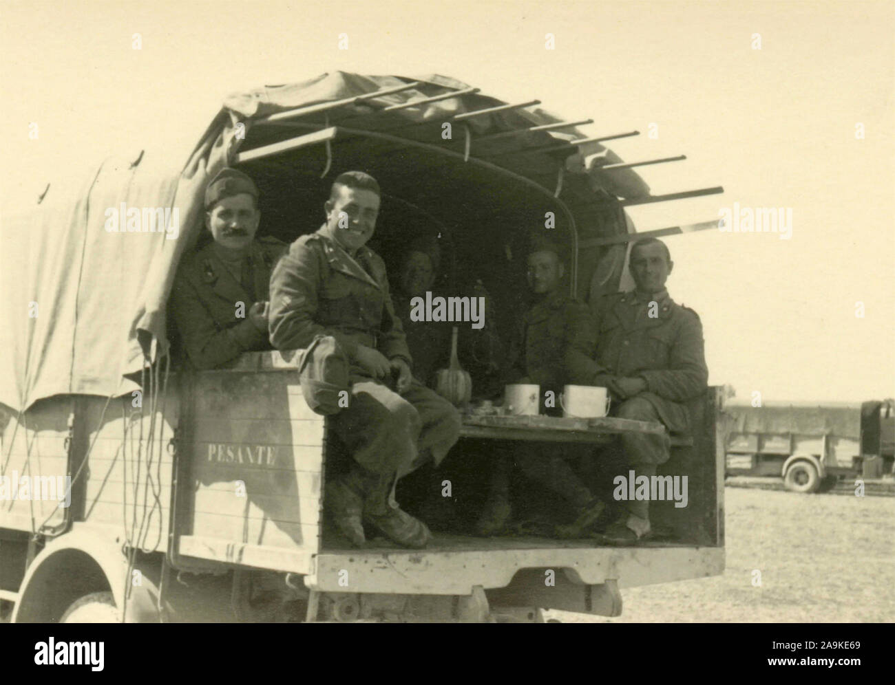 L'esercito italiano le truppe durante la campagna albanese per la riconquista Pernet, Albania Foto Stock