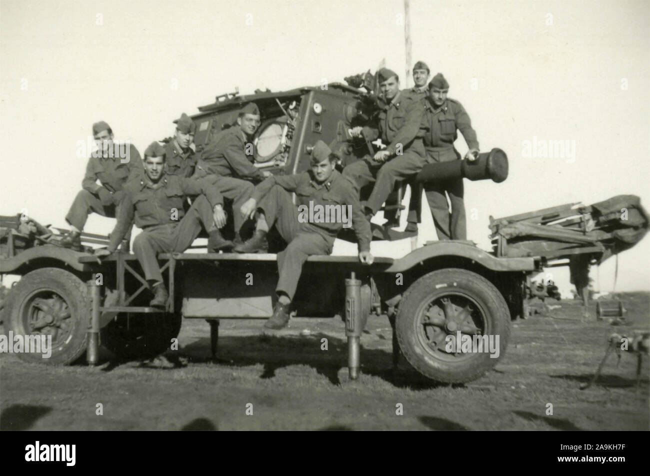 Un gruppo di soldati dell'esercito italiano Foto Stock