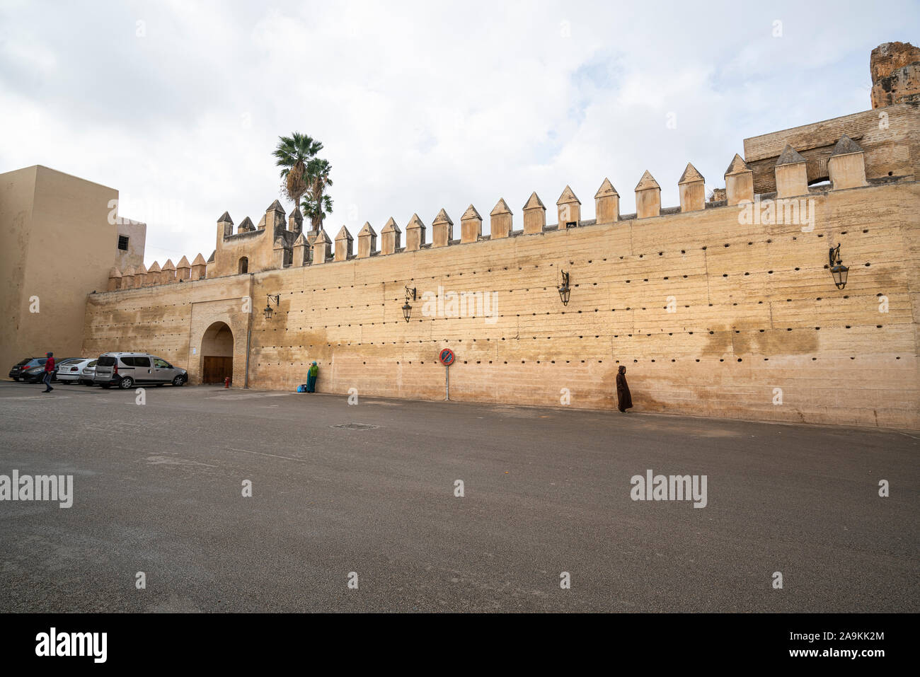 Fez, in Marocco. Il 9 novembre 2019. una vista delle mura della città antica Foto Stock