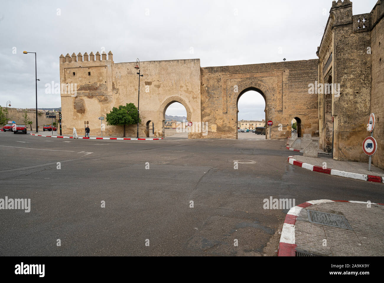 Fez, in Marocco. Il 9 novembre 2019. Una vista del Bab Chems city gate Foto Stock