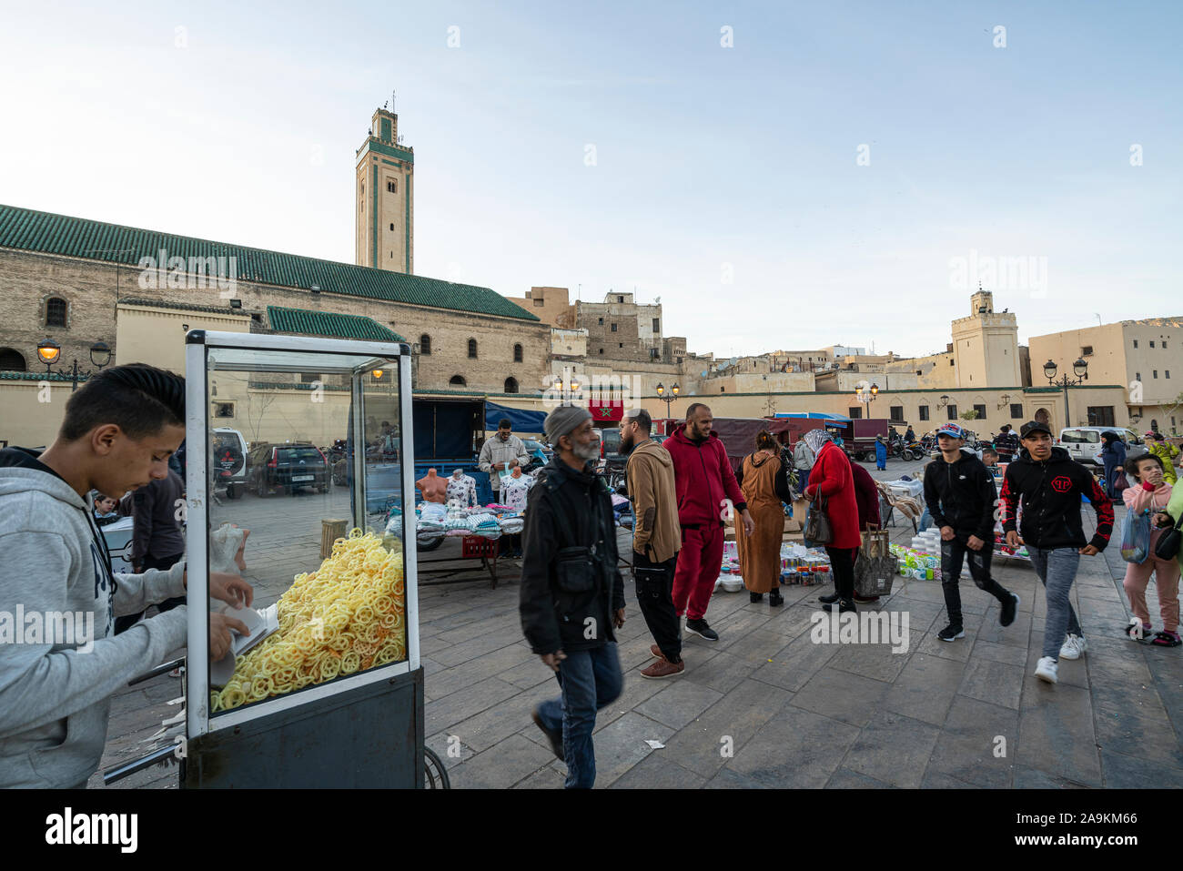 Fez, in Marocco. Il 9 novembre 2019. Una vista panoramica del Bab Rcif square Foto Stock