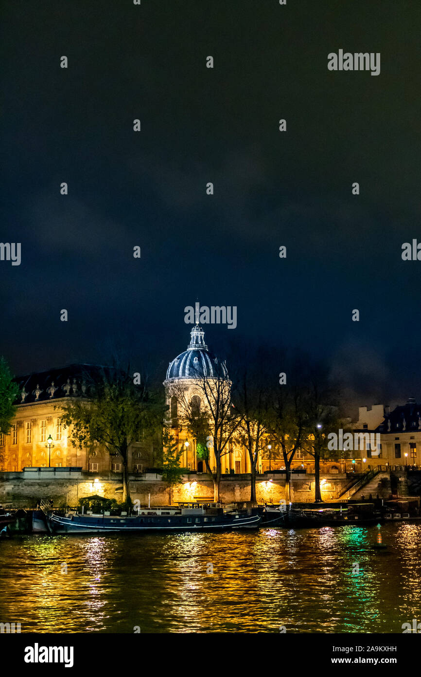 Parigi di notte, edifici famosi Foto Stock