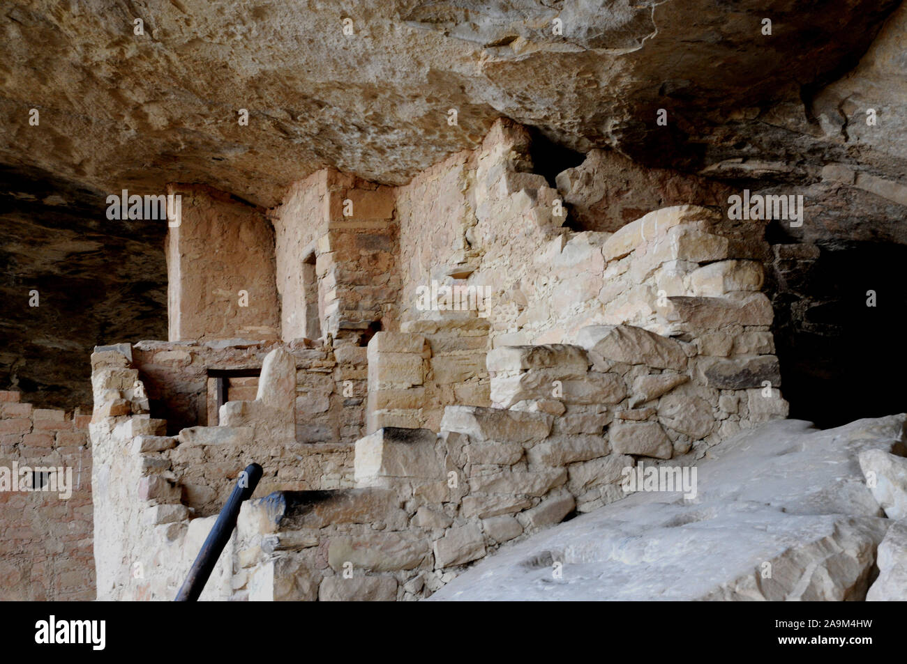 Balcone casa in Mesa Verde National Park, Colorado sono ancestrali rovine pueblo. Essi sono aperti al pubblico ma solo con un Ranger tour guidato. Foto Stock