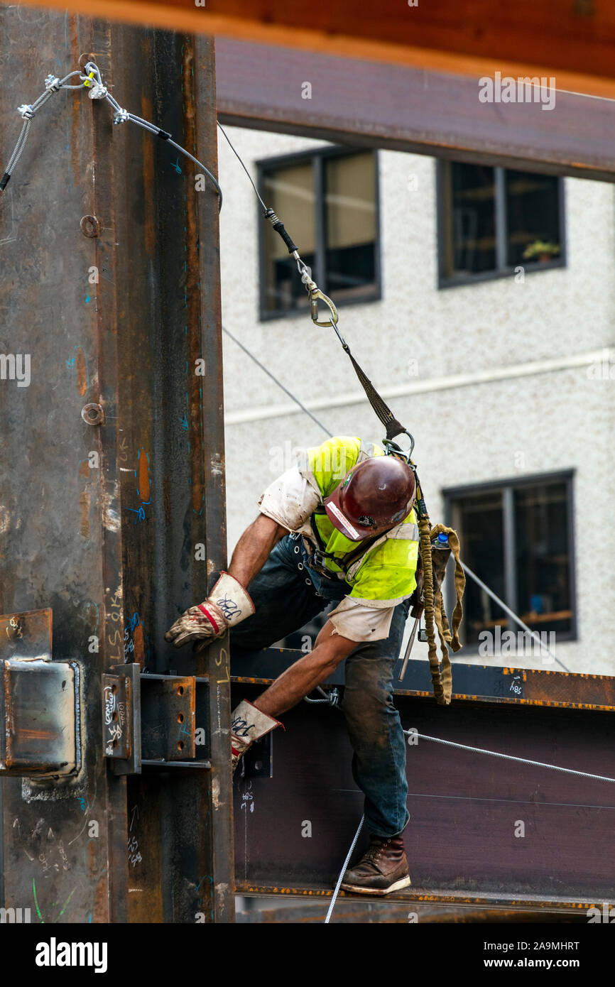 WA17320-00...WASHINGTON - lavoratore di ferro a Seattle Foto Stock