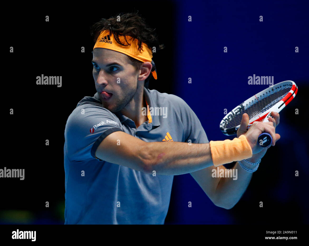 Londra, Regno Unito. 16 Nov 2019. Dominic Thiem (AUT) contro Alexander Zverev durante in azione durante il match Semi-Final Dominic Thiem (AUT) contro Alexander Zverev (GER) Internazionali di Tennis - Nitto ATP World Tour Finals Giorno 3 - Martedì 16 Novembre 2019 - O2 Arena - Londra Credit: Azione Foto Sport/Alamy Live News Foto Stock