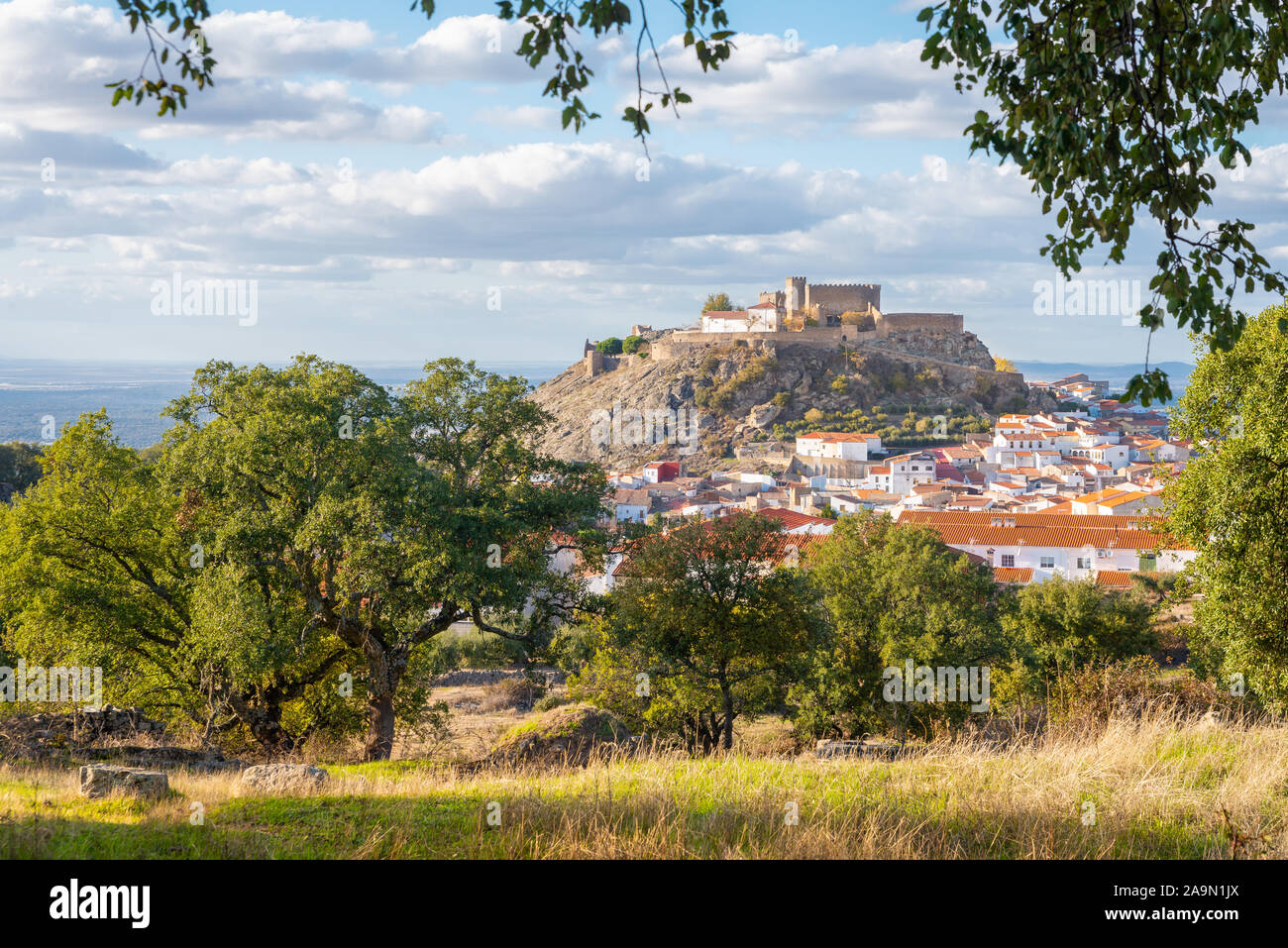 Il vecchio castello di montanchez, caceres, Estremadura, Spagna Foto Stock