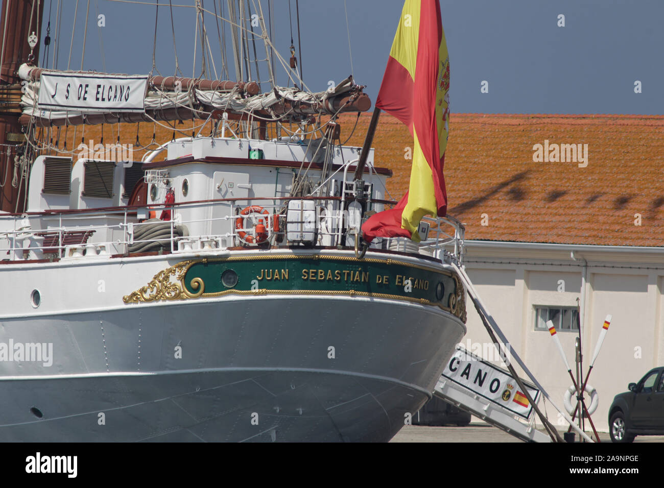 Marin,Spagna.Vista della poppa della Marina spagnola nave scuola Juan Sebastian Elcano ormeggiata al porto di Marin Scuola Navale su luglio 14,2019 Foto Stock