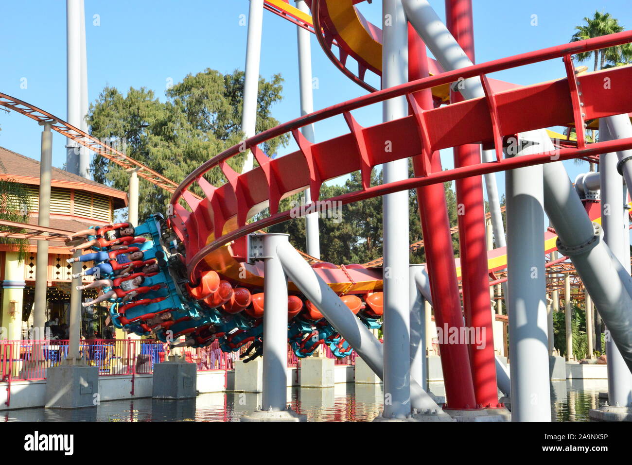 Un roller coaster a Knott's Berry Farm a Los Angeles Foto Stock