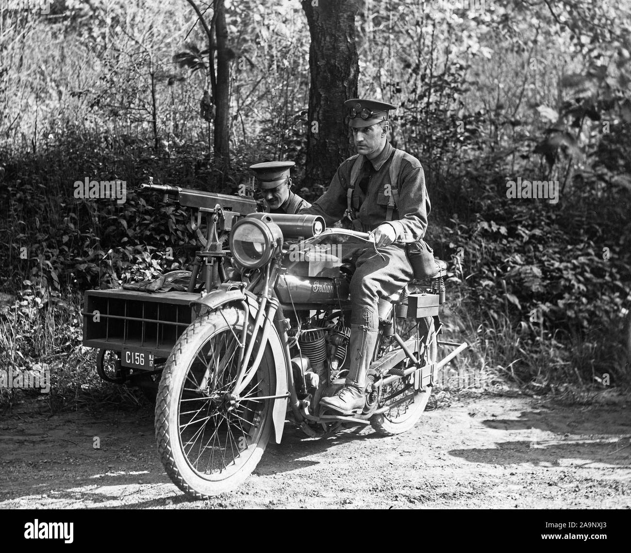 Prima batteria della moto di N.J., che mostra il metodo di montaggio rapido Colt-Martin pistola fuoco sul lato auto ca. 1917 Foto Stock