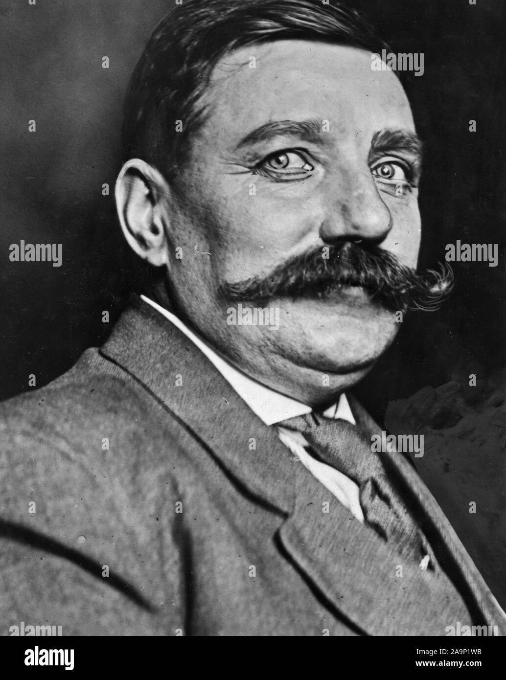 Philadelphia tedesco ufficiale della carta diventa carcere. Peter Schaefer, Presidente della Philadelphia Tageblatt, una lingua Tedesca giornale, che è stato condannato a un responsabile di una violazione della legge di spionaggio, fu condannato dagli Stati Uniti Giudice Dickinson per servire un anno nel penitenziario di Atlanta. Egli è stato rilasciato su su cauzione di 10.000 dollari, in attesa di un appello alla Corte Suprema. Foto Stock