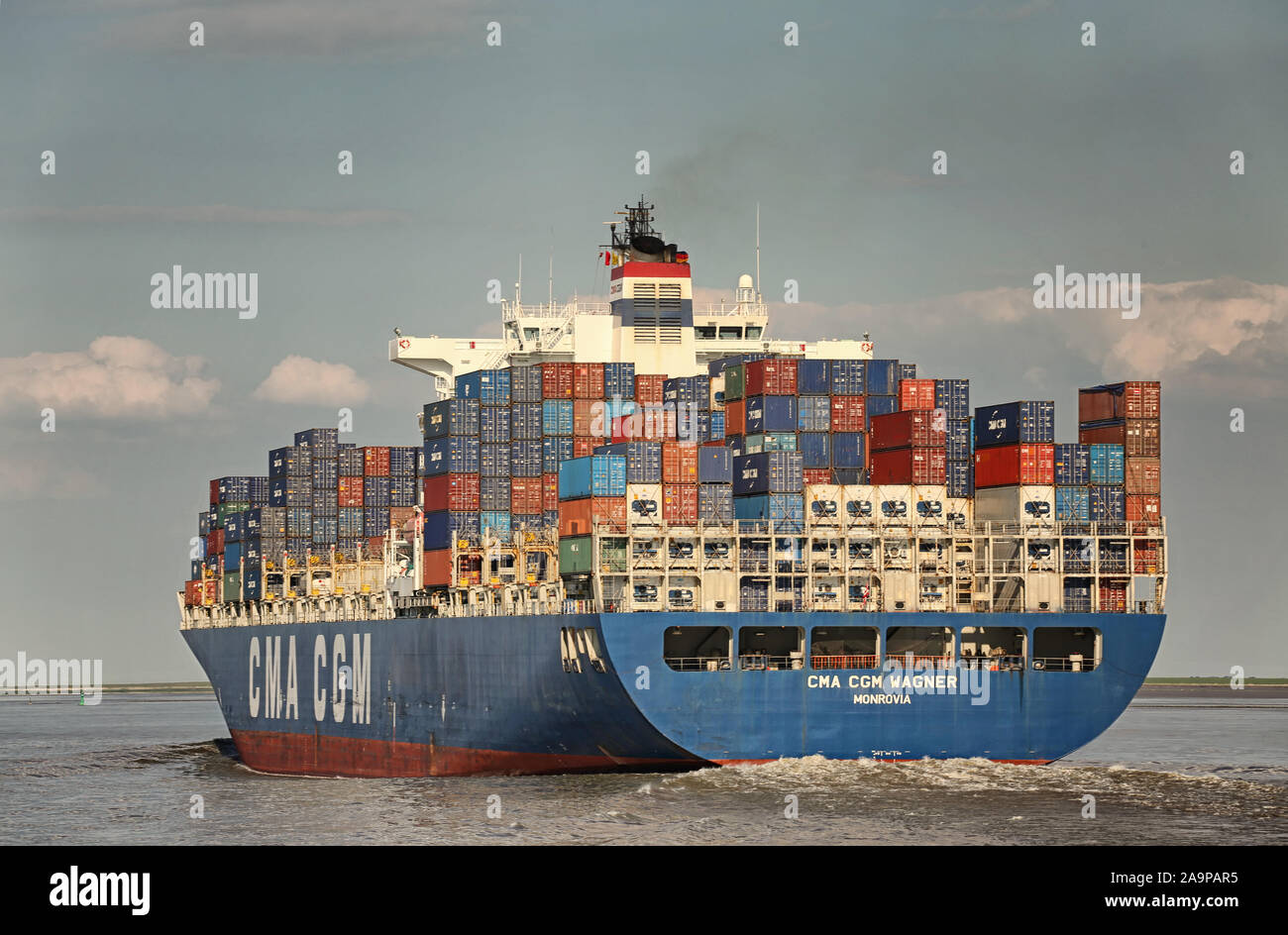 CMA CGM Wagner sul fiume Elba Foto Stock