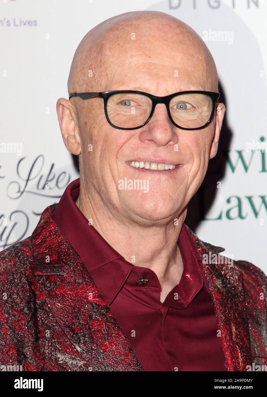 Londra, Regno Unito. Xvi Nov, 2019. John Caudwell assiste i bambini Caudwell galleggiante come una farfalla palla al Grosvenor House di Londra. Credito: SOPA Immagini limitata/Alamy Live News Foto Stock