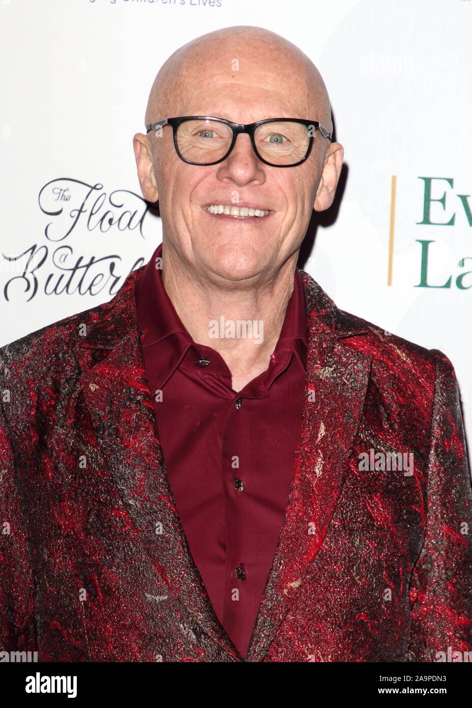 Londra, Regno Unito. Xvi Nov, 2019. John Caudwell assiste i bambini Caudwell galleggiante come una farfalla palla al Grosvenor House di Londra. Credito: SOPA Immagini limitata/Alamy Live News Foto Stock