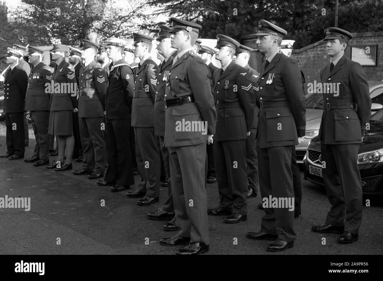 Ricordo domenica commemorazioni presso il St Chad's Chiesa a Shrewsbury. RAF, della marina militare e il personale dell'esercito visualizzati qui presenti. Foto Stock