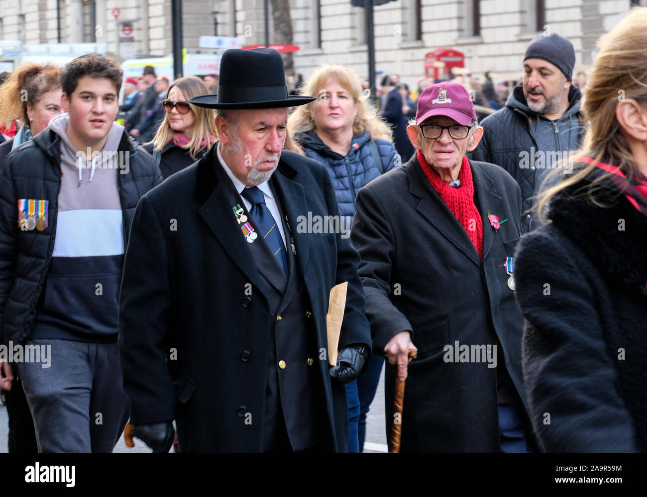 Il cenotafio, Whitehall, Londra, Regno Unito. 17 novembre 2019. L annuale ottantacinquesimo ebraica Associazione Militari (AJEX) cerimonia e sfilata va oltre il Cenotafio. Credito: Matteo Chattle/Alamy Live News Foto Stock