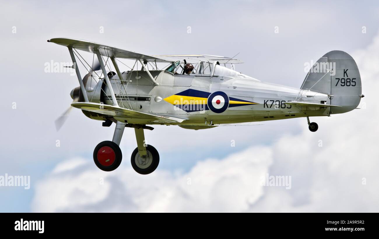 1938 Gloster Gladiator airborne a Shuttleworth Airshow militare il 7 Luglio 2019 Foto Stock