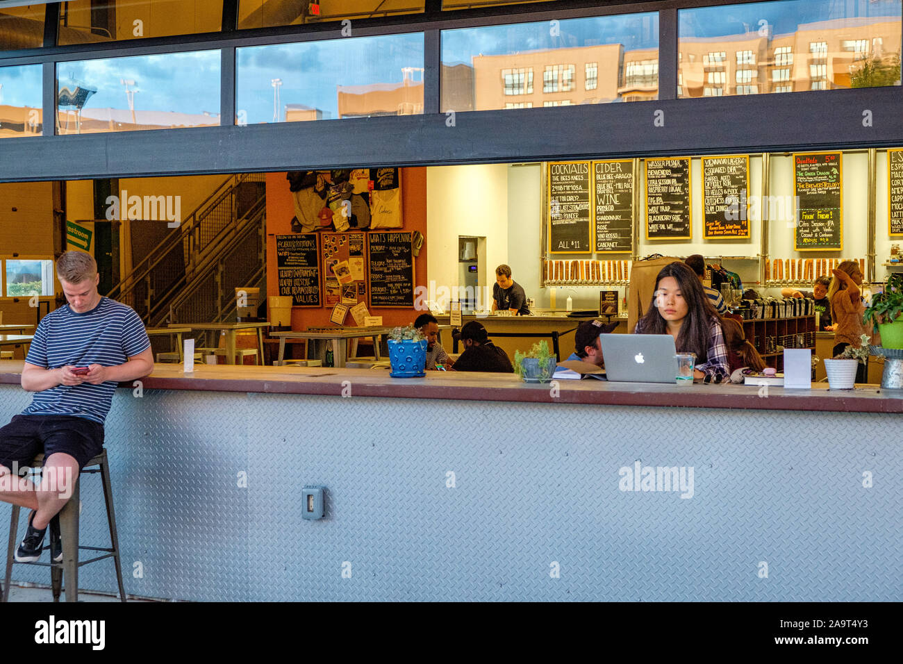 Il Caboose Commons, 2918 Eskridge Road, Merrifield Virginia Foto Stock