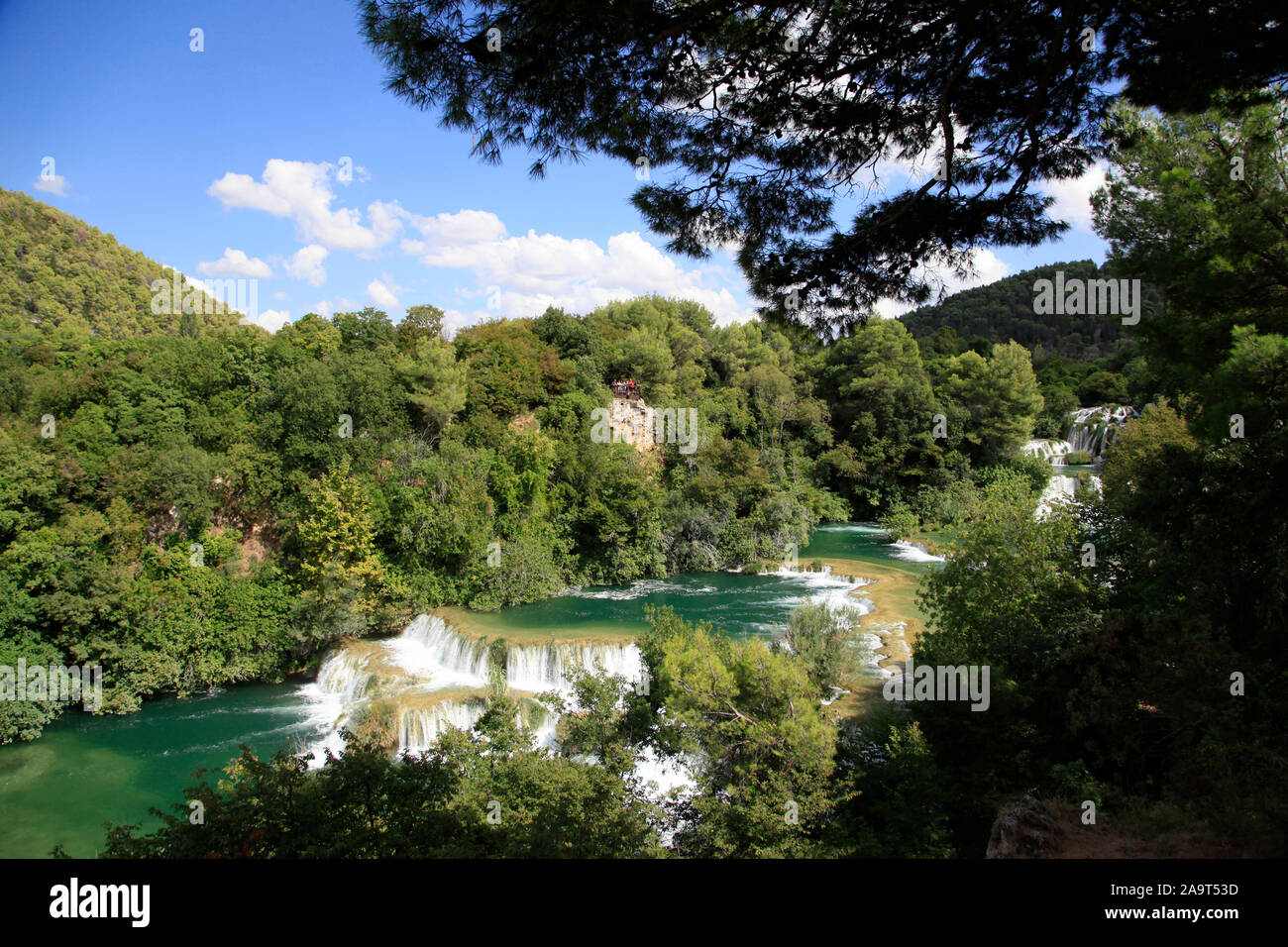 Wasserfälle und Kaskaden von Skradinski buk, Krka Nationalpark di Sibenik, Dalmatien, Kroatien Foto Stock