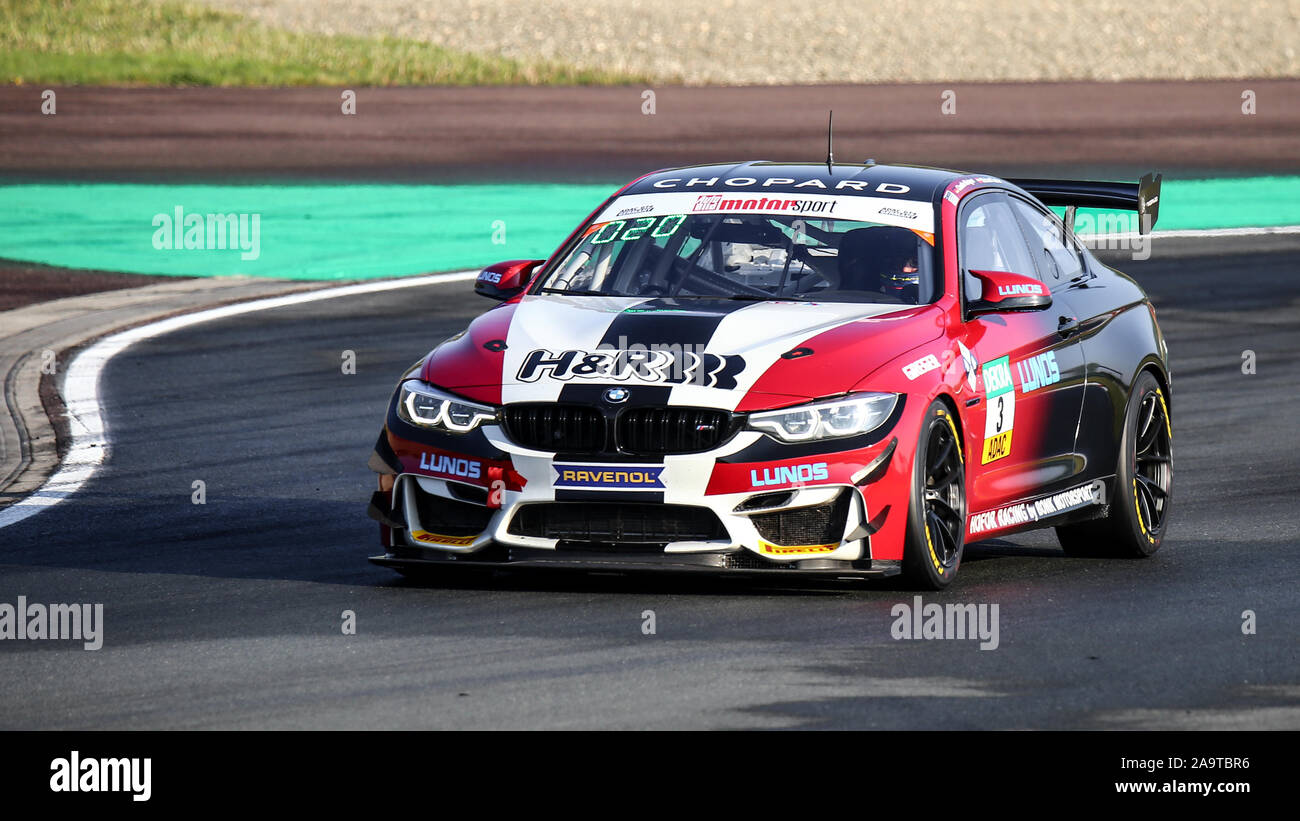 Oschersleben, Germania, 27 Aprile 2019: Claudia Hürtgen alla guida di una BMW M4 durante l'ADAC GT4 al Motorsport Arena in Germania. Foto Stock