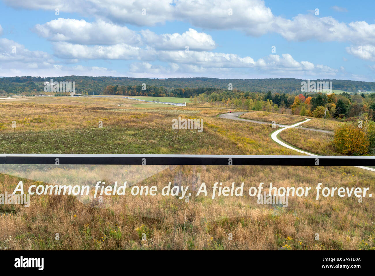 Vista dal Visitor Center Complex oltre il crash site al volo 93 National Memorial, Stonycreek, vicino a Shanksville, Pennsylvania, STATI UNITI D'AMERICA Foto Stock