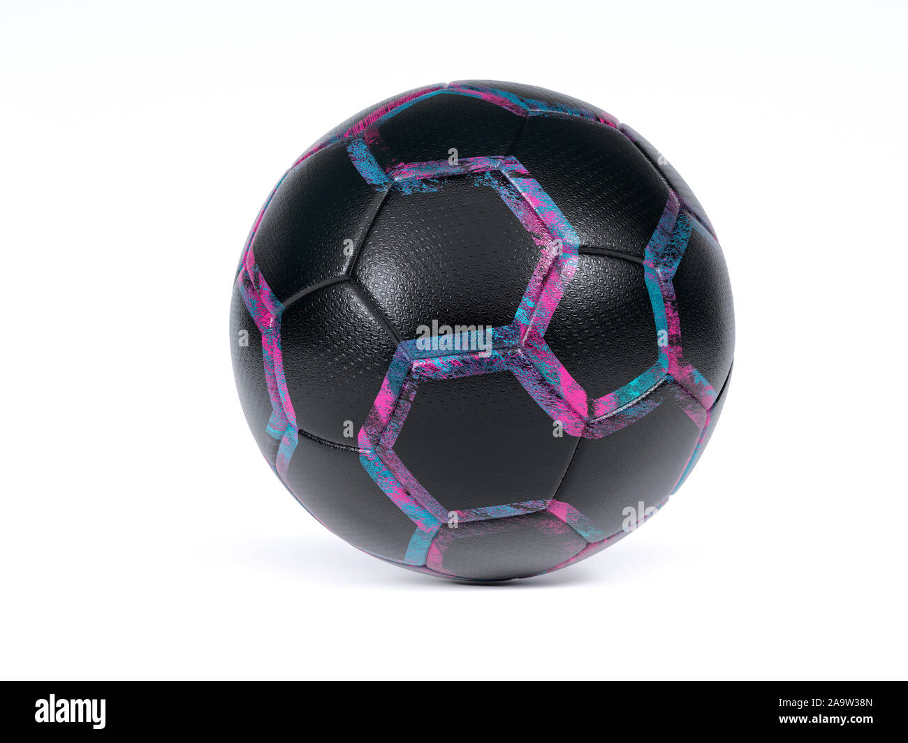 Decorate nero testurizzato calcio o pallone da calcio evidenziata sul bianco per sottolineare la viola forma pentagonale con copia spazio sottostante Foto Stock