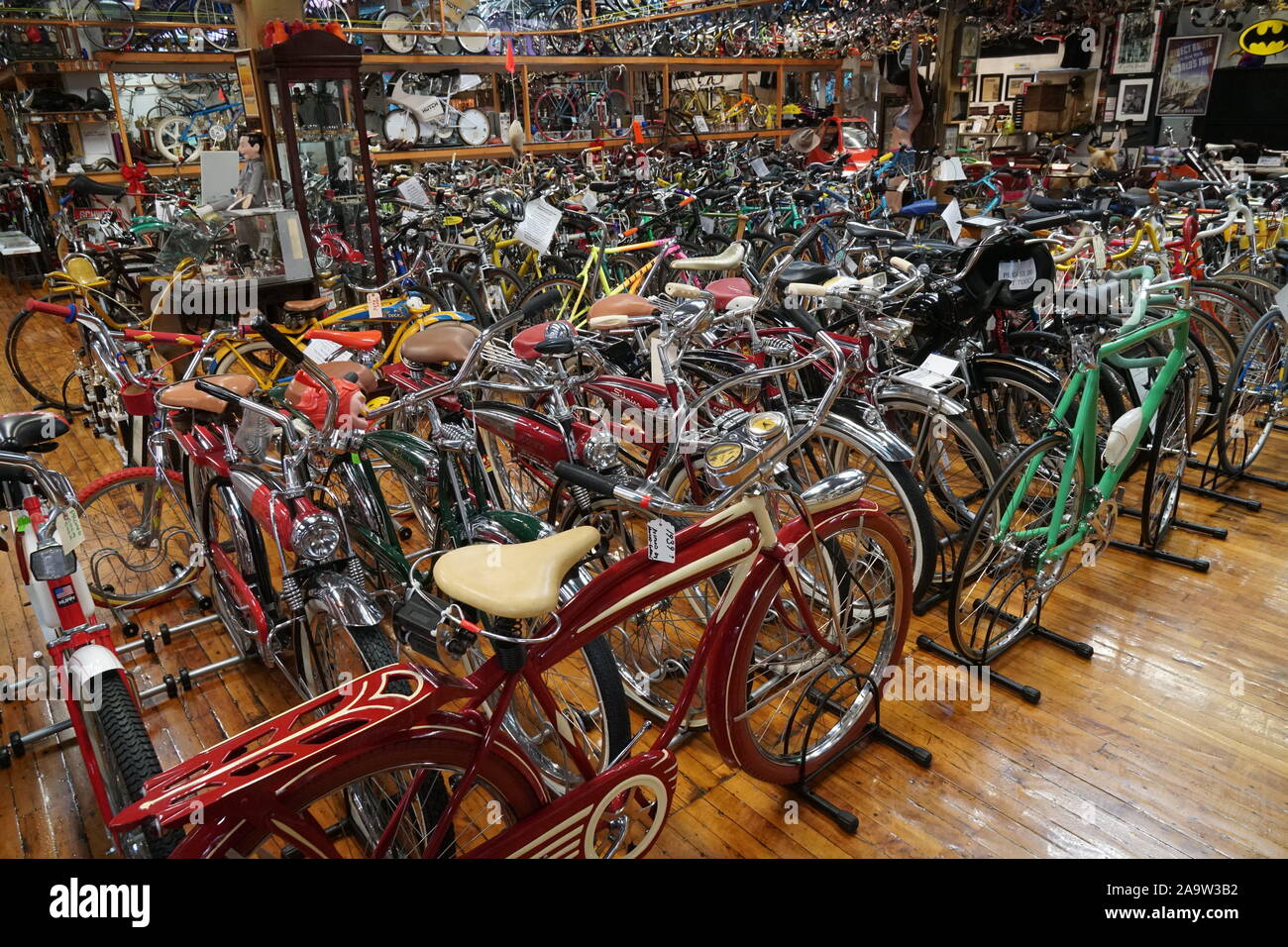 PITTSBURGH - Novembre 2019: bicicletta cielo, con una raccolta di circa 4  mila bici vintage, sostiene di essere il più grande del mondo museo della  bicicletta Foto stock - Alamy