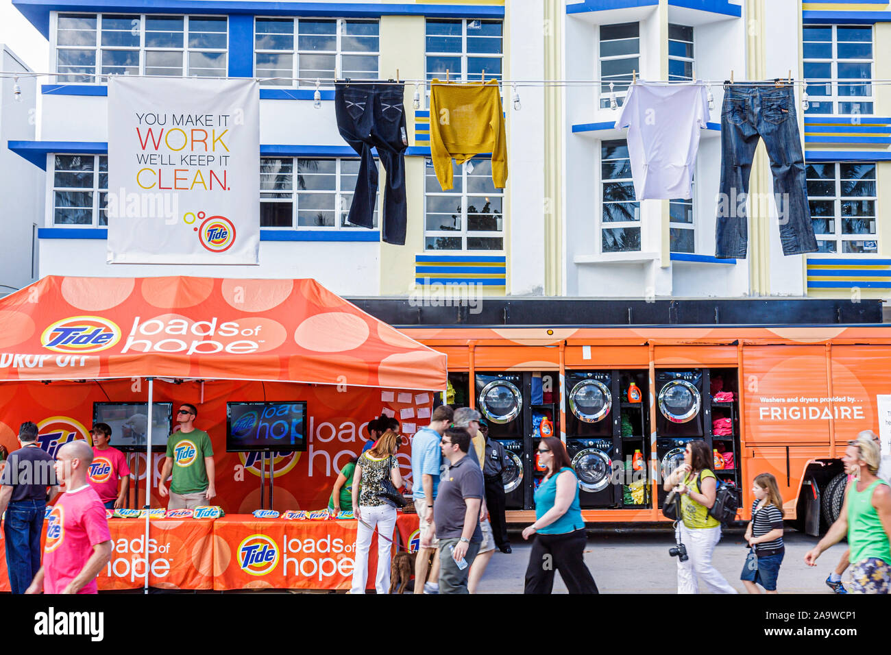 Miami Beach Florida, Ocean Drive, Super Bowl XLIV Week, NFL, football, marketing prodotto, maree, lavanderia, FL100207133 Foto Stock