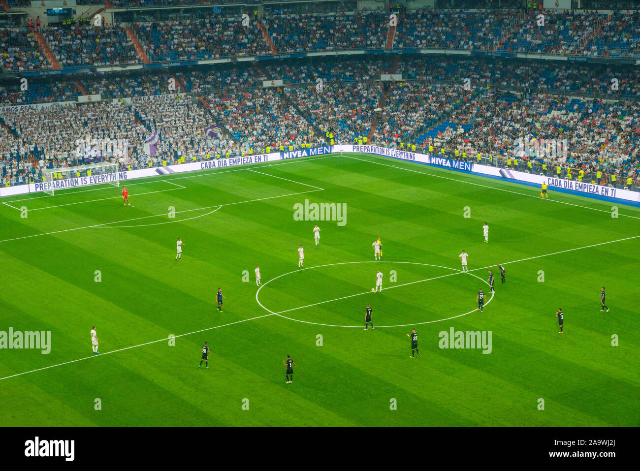 Real Madrid- Leganes partita di calcio, calcio d'inizio. Santiago Bernabeu, Madrid, Spagna. Foto Stock