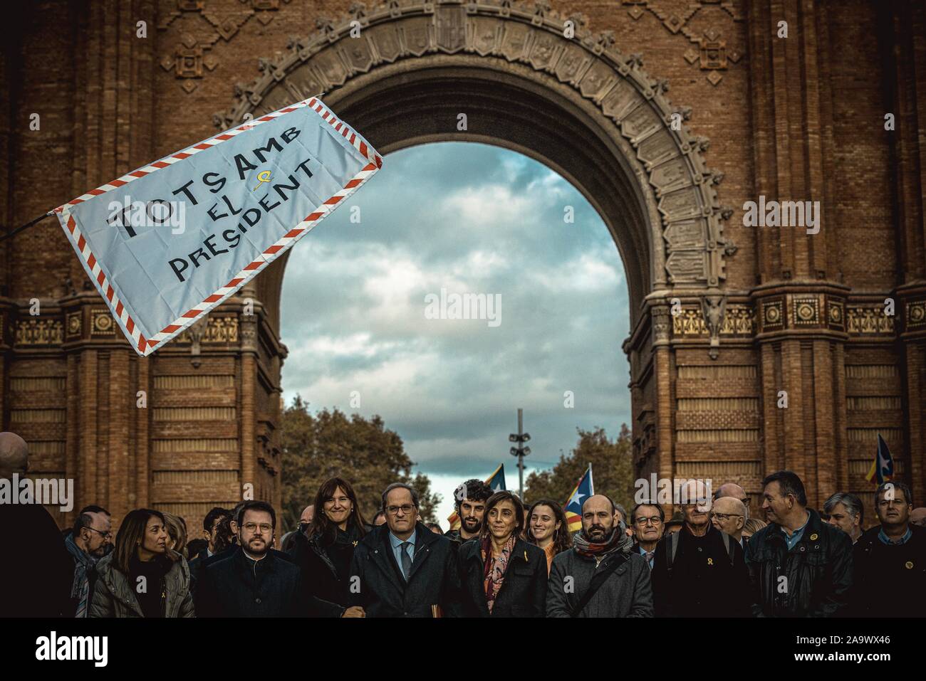 Barcellona, Spagna. Xviii Nov, 2019. Il Presidente catalano QUIM TORRA arriva al catalano di Alta Corte di giustizia rivolto accuse sulla disobbedienza. Torra inizialmente resistito nella corsa di aprile le elezioni di un Alta Corte per rimuovere "partigiano' simboli dal palazzo del governo durante la campagna elettorale. Credito: Matthias Oesterle/Alamy Live News Foto Stock