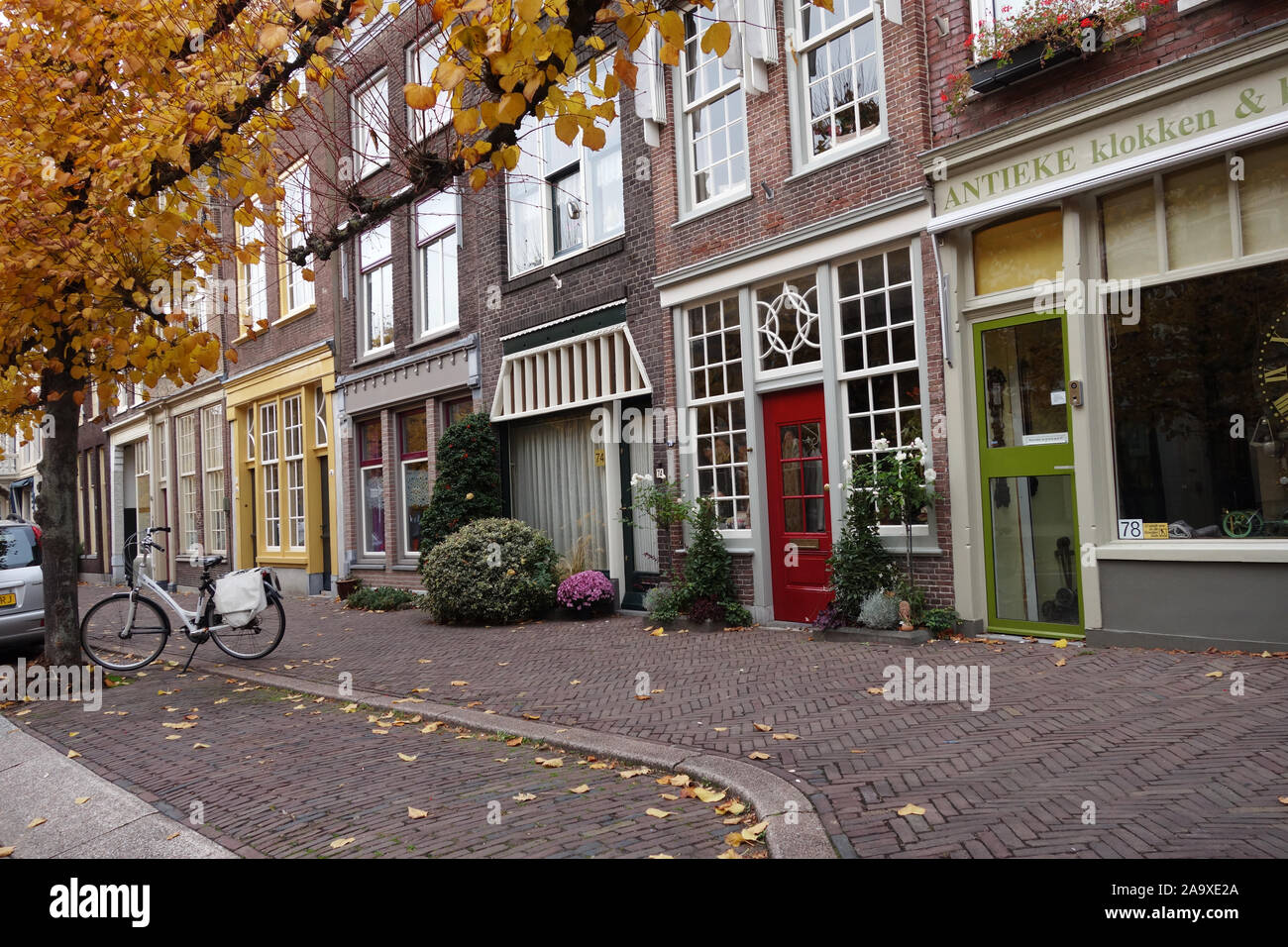 Case mercantili in Steegoversloot, Dordrecht, Paesi Bassi, Europa Foto Stock