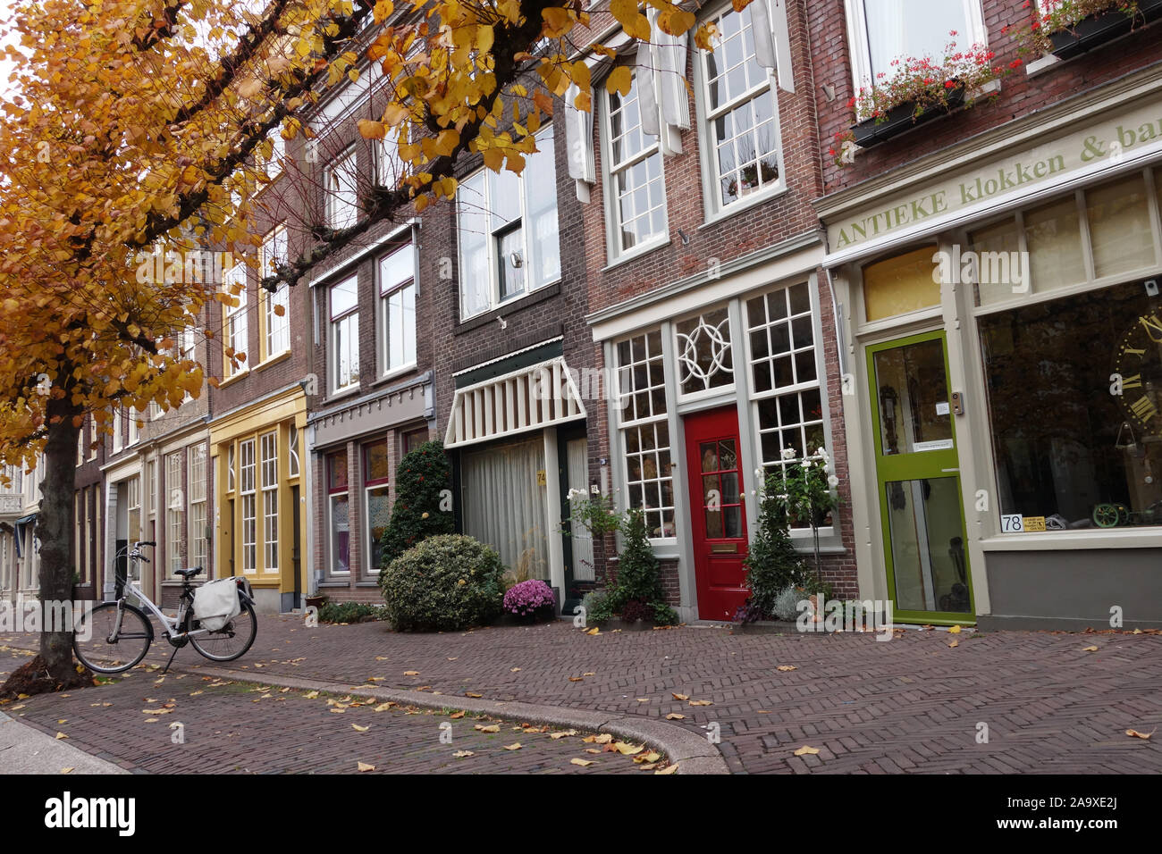 Case mercantili in Steegoversloot, Dordrecht, Paesi Bassi, Europa Foto Stock