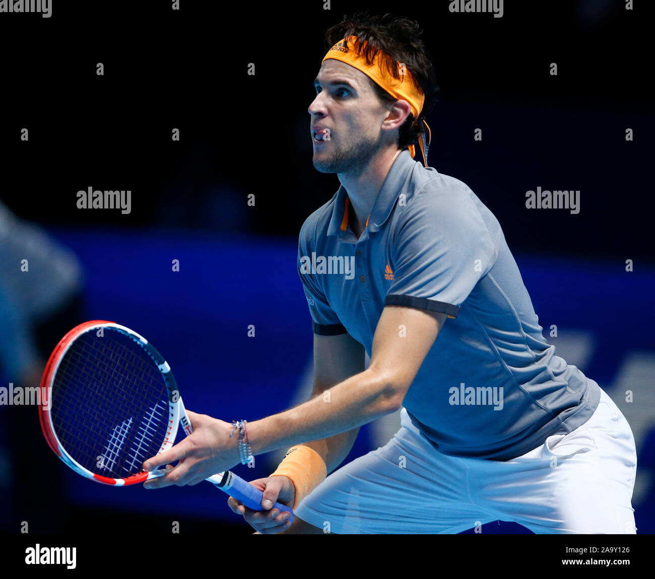 Londra, Regno Unito. Novembre 17 Dominic Thiem (AUT) in azione durante il campionato Singles match finale Dominic Thiem (AUT) contro Stefanos Tsitsip Foto Stock