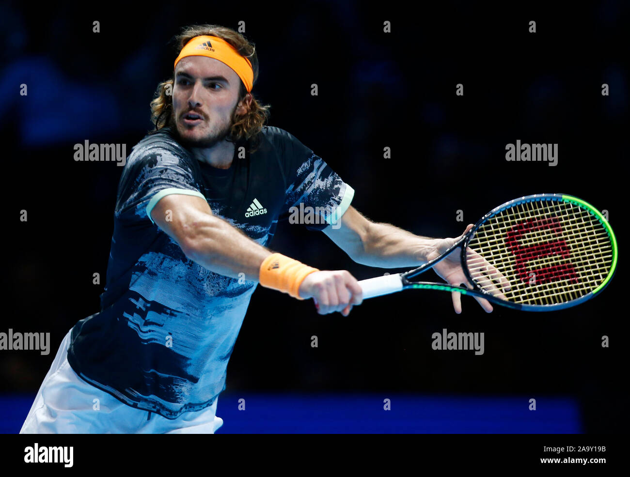 Londra, Regno Unito. Novembre 17 Stefanos Tsitsipas (GRE) in azione durante il campionato Singles match finale Dominic Thiem (AUT) contro Stefanos T Foto Stock
