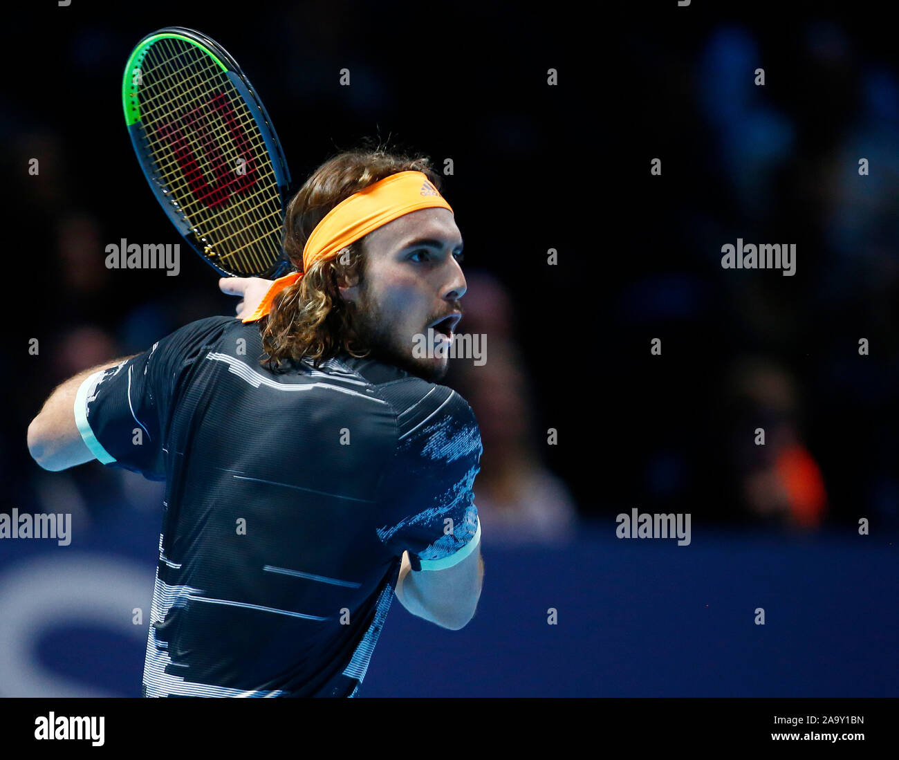Londra, Regno Unito. Novembre 17 Stefanos Tsitsipas (GRE) in azione durante il campionato Singles match finale Dominic Thiem (AUT) contro Stefanos T Foto Stock