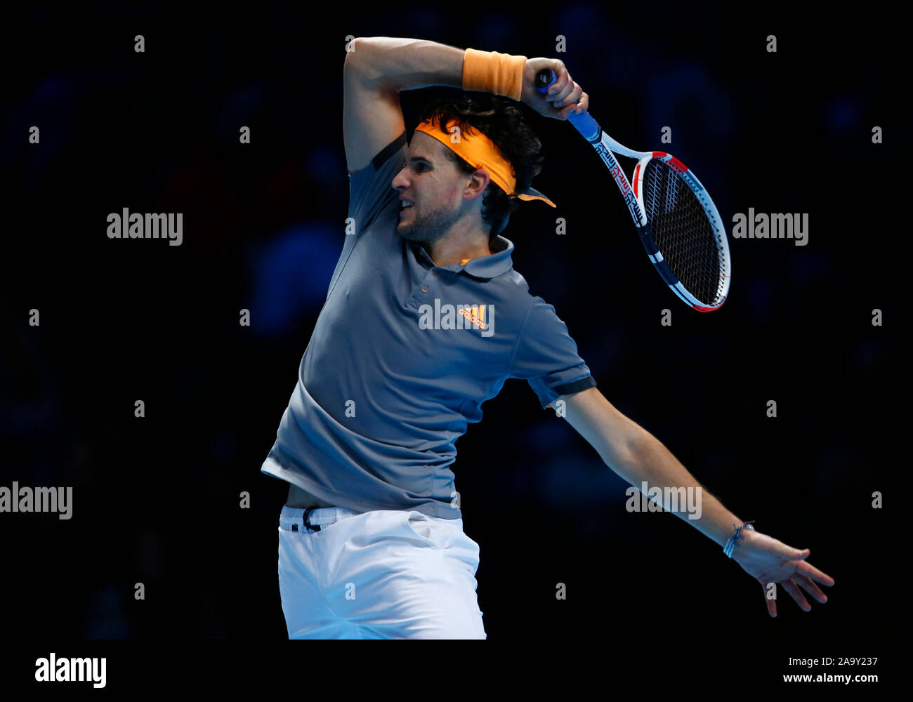 Londra, Regno Unito. Novembre 17 Dominic Thiem (AUT) durante in azione durante il campionato Singles match finale Dominic Thiem (AUT) contro Stefan Foto Stock