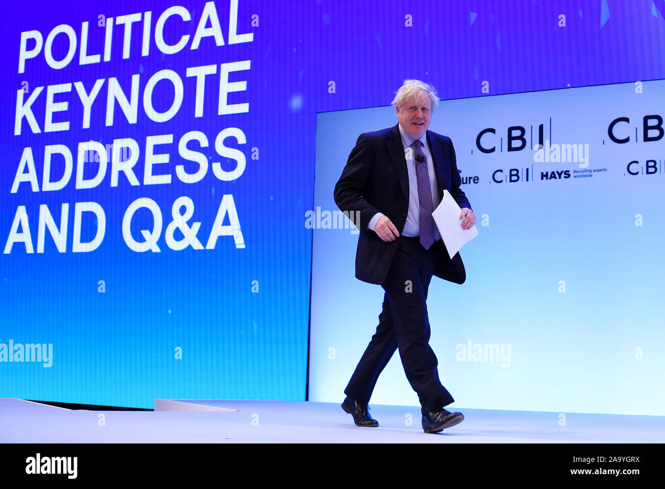 Primo ministro britannico, Boris Johnson fa un keynote discorso politico durante l annuale Confederazione dell'industria britannica (CBI) conferenza tenutasi a Londra. Foto Stock