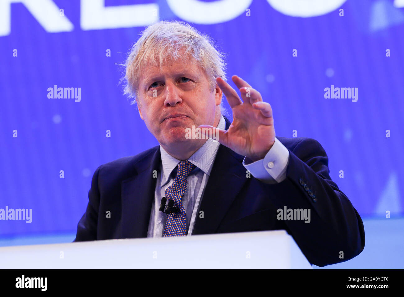 Primo ministro britannico, Boris Johnson fa un keynote discorso politico durante l annuale Confederazione dell'industria britannica (CBI) conferenza tenutasi a Londra. Foto Stock