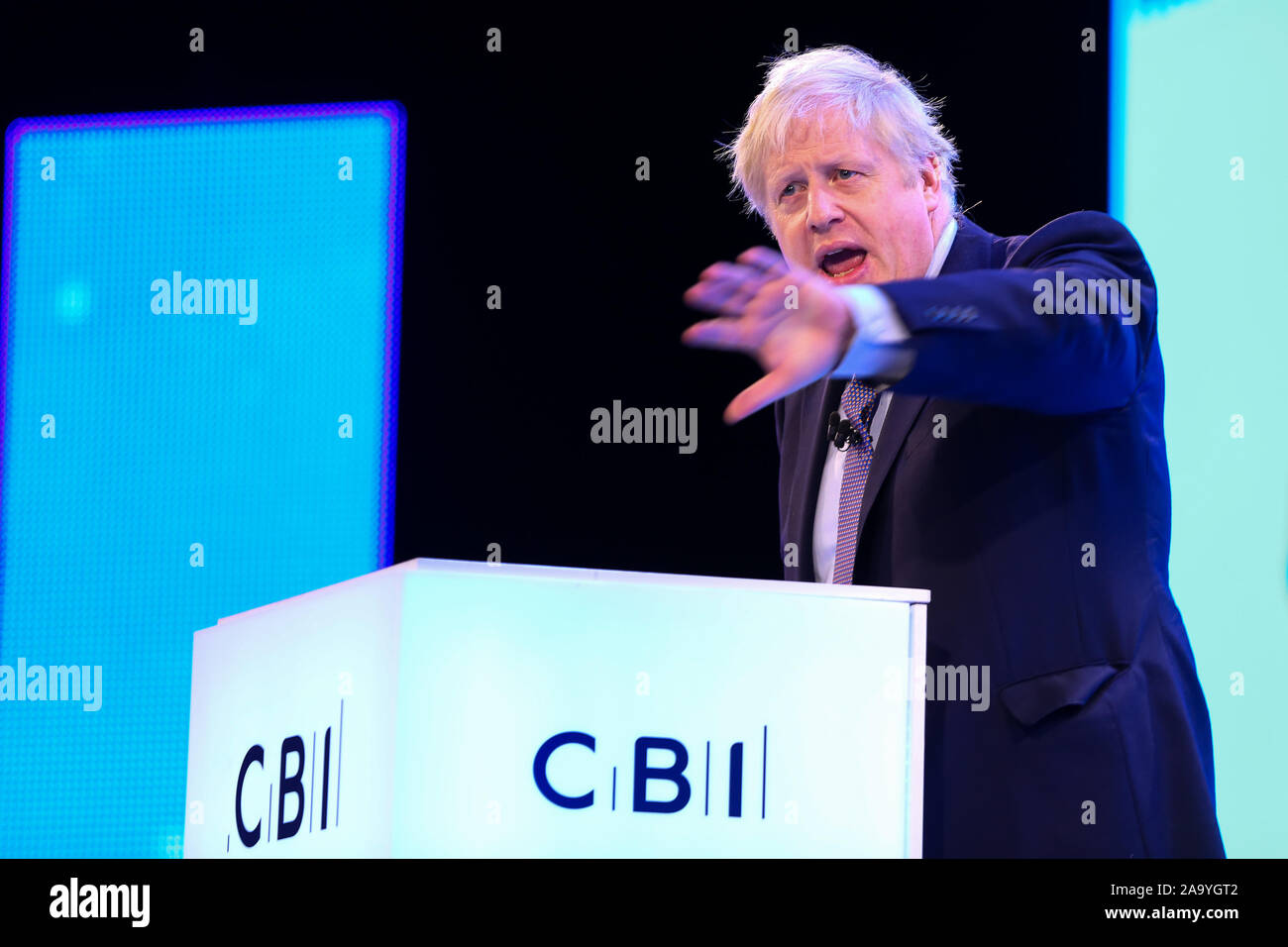 Primo ministro britannico, Boris Johnson fa un keynote discorso politico durante l annuale Confederazione dell'industria britannica (CBI) conferenza tenutasi a Londra. Foto Stock