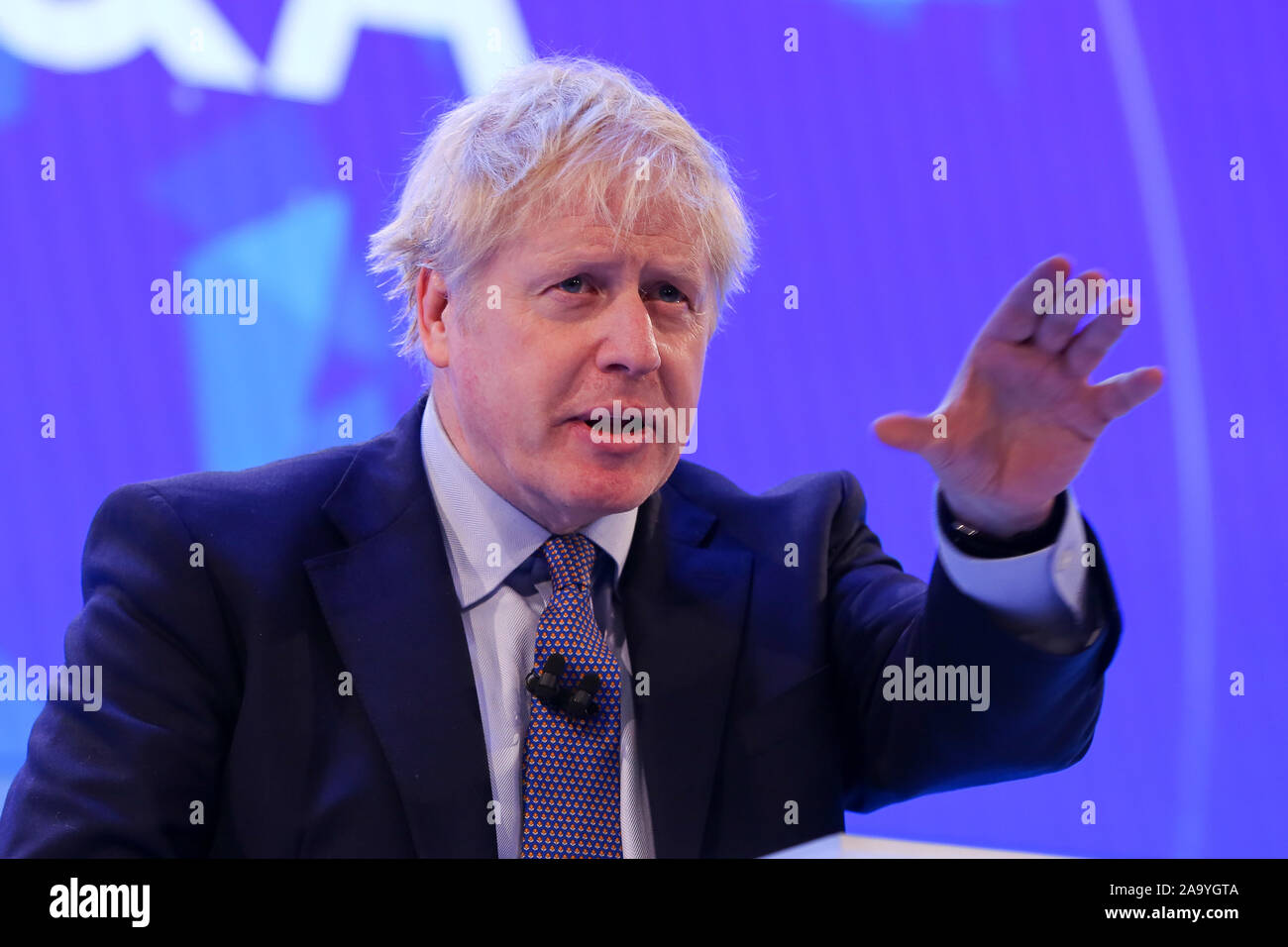 Primo ministro britannico, Boris Johnson fa un keynote discorso politico durante l annuale Confederazione dell'industria britannica (CBI) conferenza tenutasi a Londra. Foto Stock