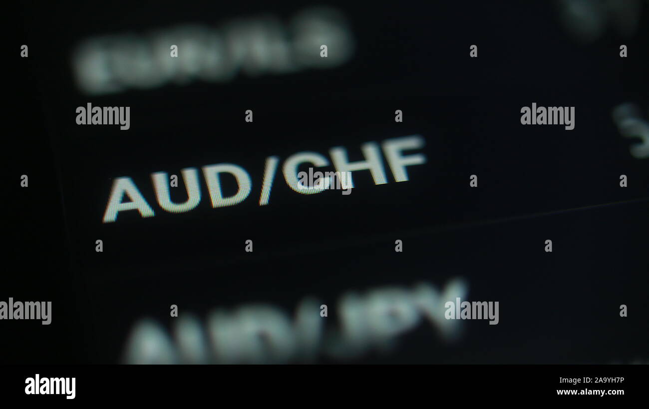 Convertitore di valuta - Dollaro australiano e il franco svizzero (AUD/CHF).  Cambio valuta sullo schermo del computer Foto stock - Alamy
