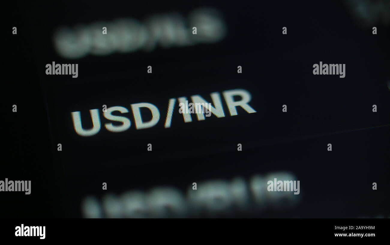 Convertitore di valuta - US dollar e rupia indiana (USD/INR). Cambio valuta  sullo schermo del computer Foto stock - Alamy