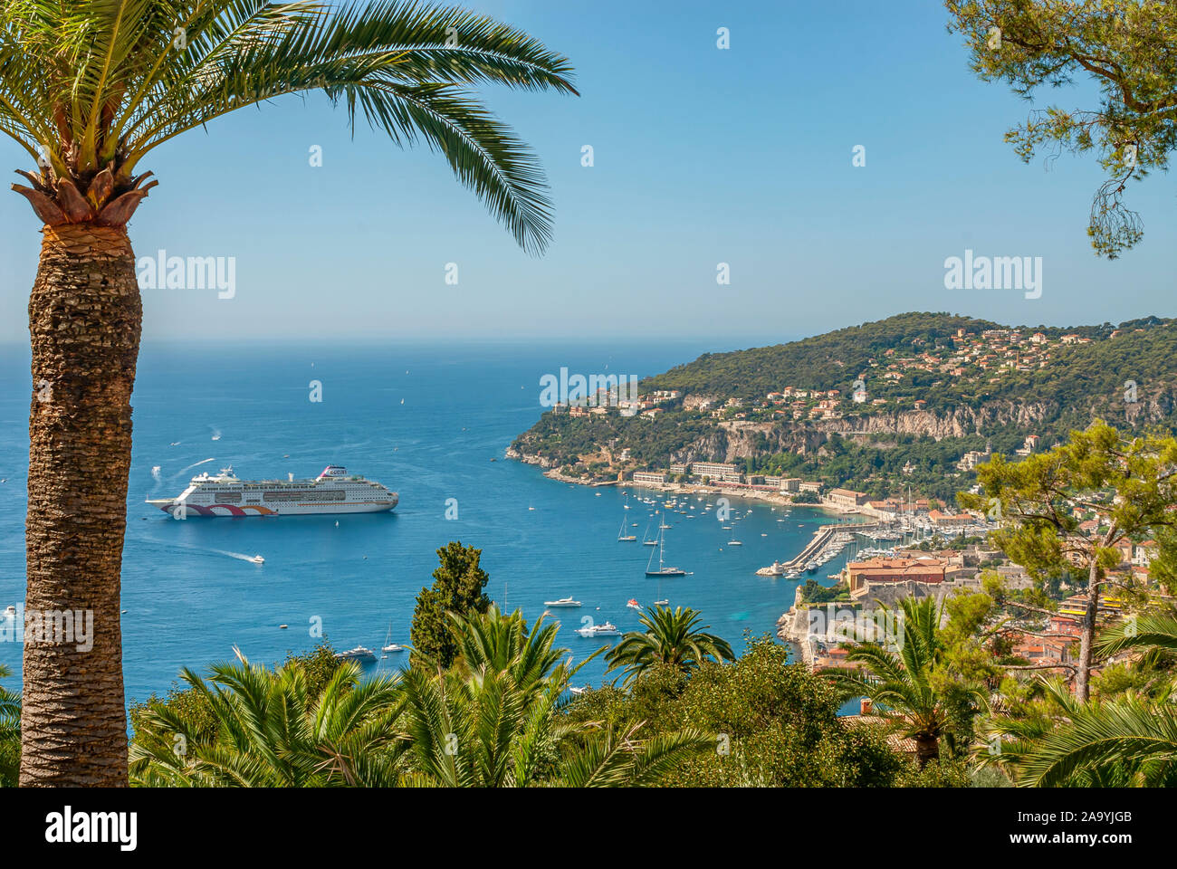 Porto di crociera di Villefranche sur Mer in Costa Azzurra nel sud della Francia. Foto Stock