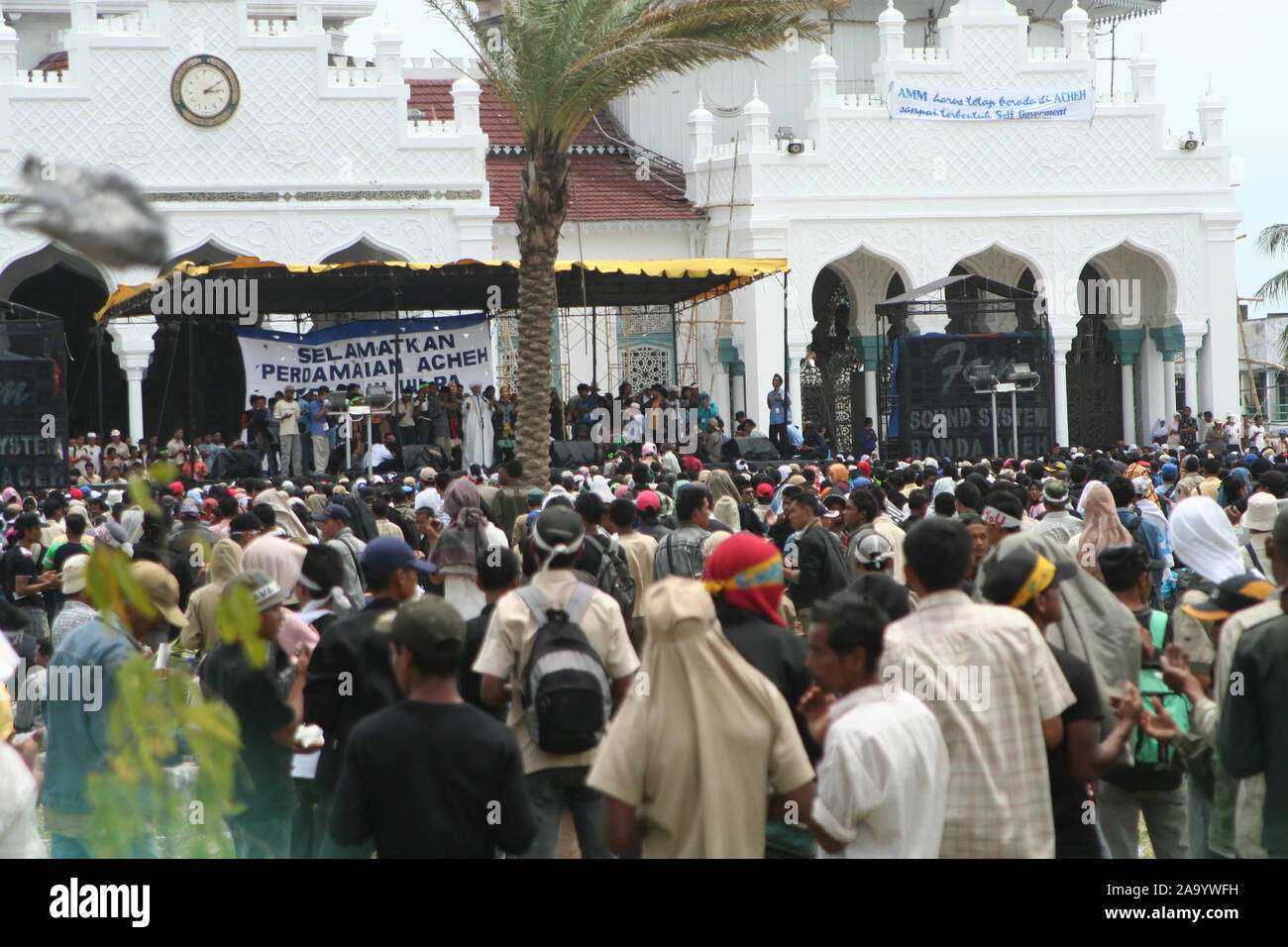 Di Banda Aceh e Aceh, Indonesia. Agosto 15, 2006. Marche e dimostrazioni sul 1 ° anniversario del MoU di Helsinki. Foto Stock