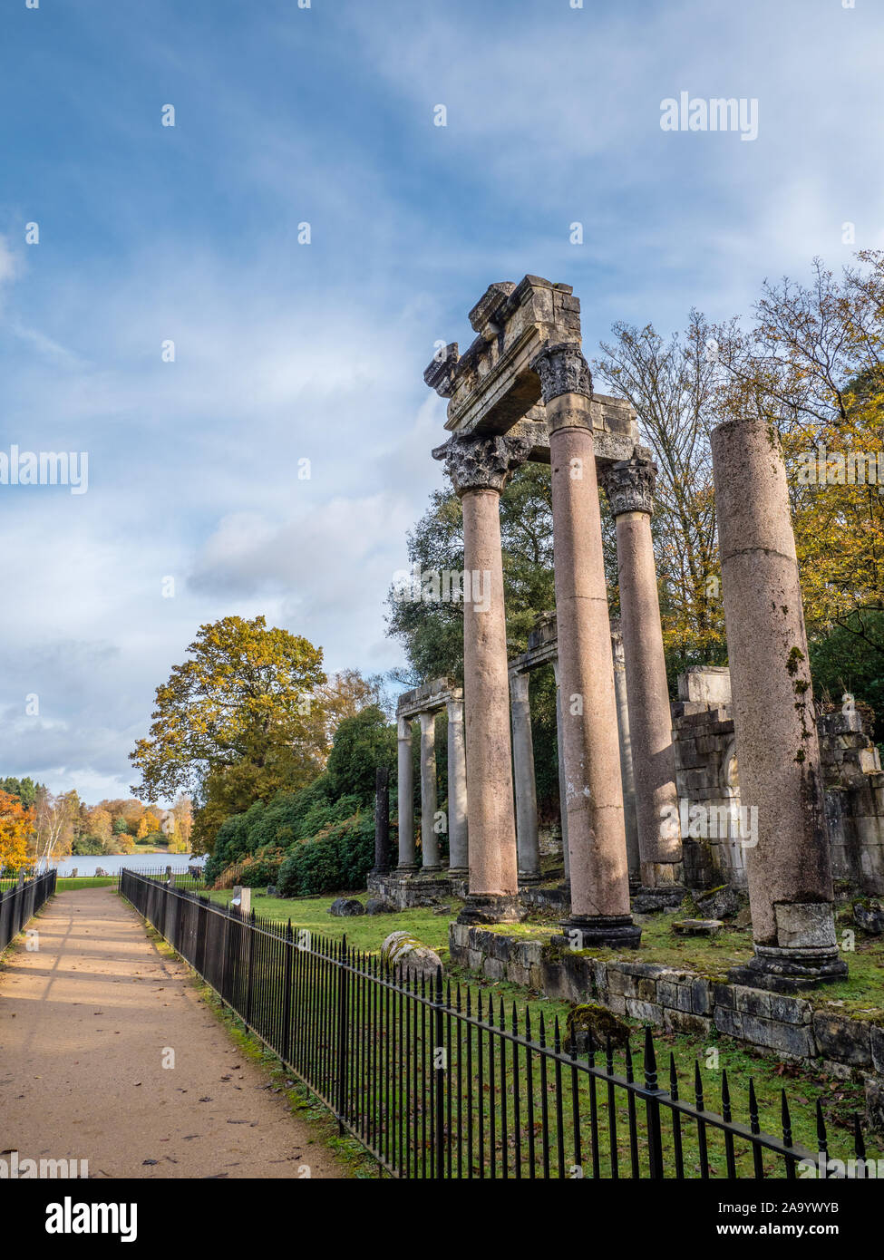 Leptis Magna, rovine romane, Virginia Water, Windsor Great Park Surrey, Inghilterra, Regno Unito, GB. Foto Stock