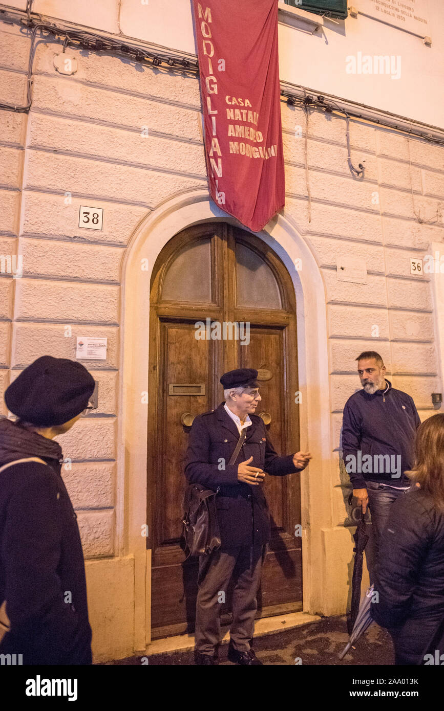 Prestazioni 'Le camere di Amedeo Modigliani" dentro la casa dove l'artista è nato. " Teatro degli Onesti' Company. L'attore e regista Emanuele Foto Stock