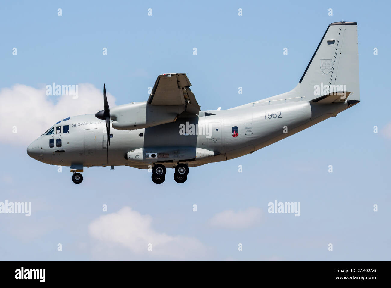 FAIRFORD / Regno Unito - Luglio 12, 2018: Slovacco Air Force Leonardo C-27J Spartan 1962 piano di trasporto data di arrivo e lo sbarco per RIAT Royal Internation Foto Stock