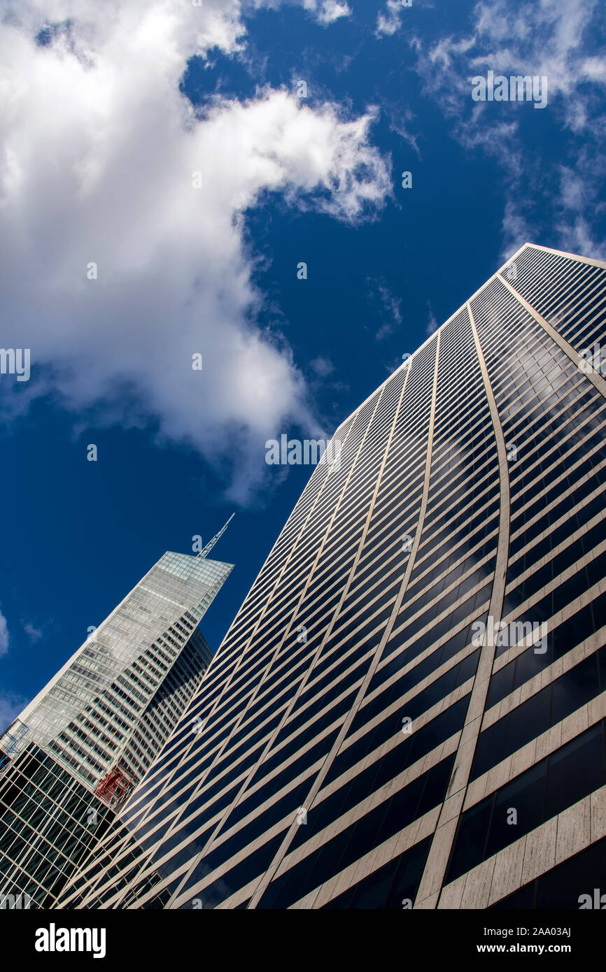 Grattacieli lungo la Sesta Avenue, Manhattan, New York, Stati Uniti d'America Foto Stock